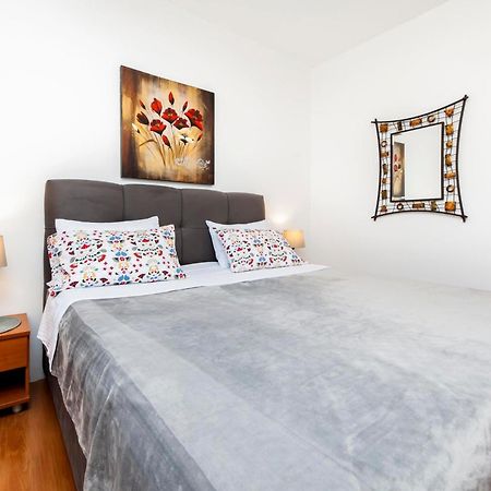 רוביני Apartments Mirela מראה חיצוני תמונה