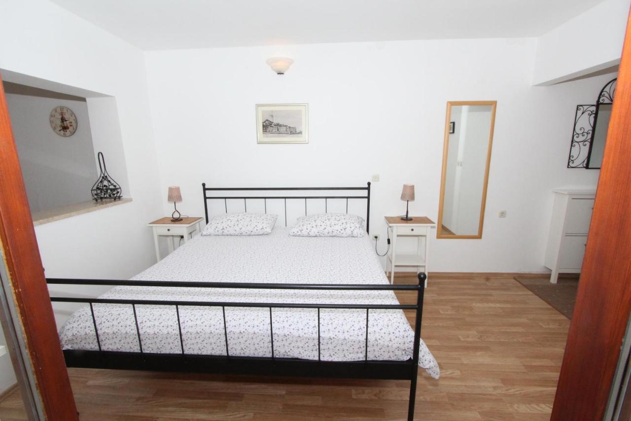רוביני Apartments Mirela מראה חיצוני תמונה