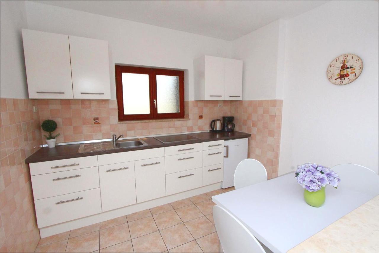 רוביני Apartments Mirela מראה חיצוני תמונה