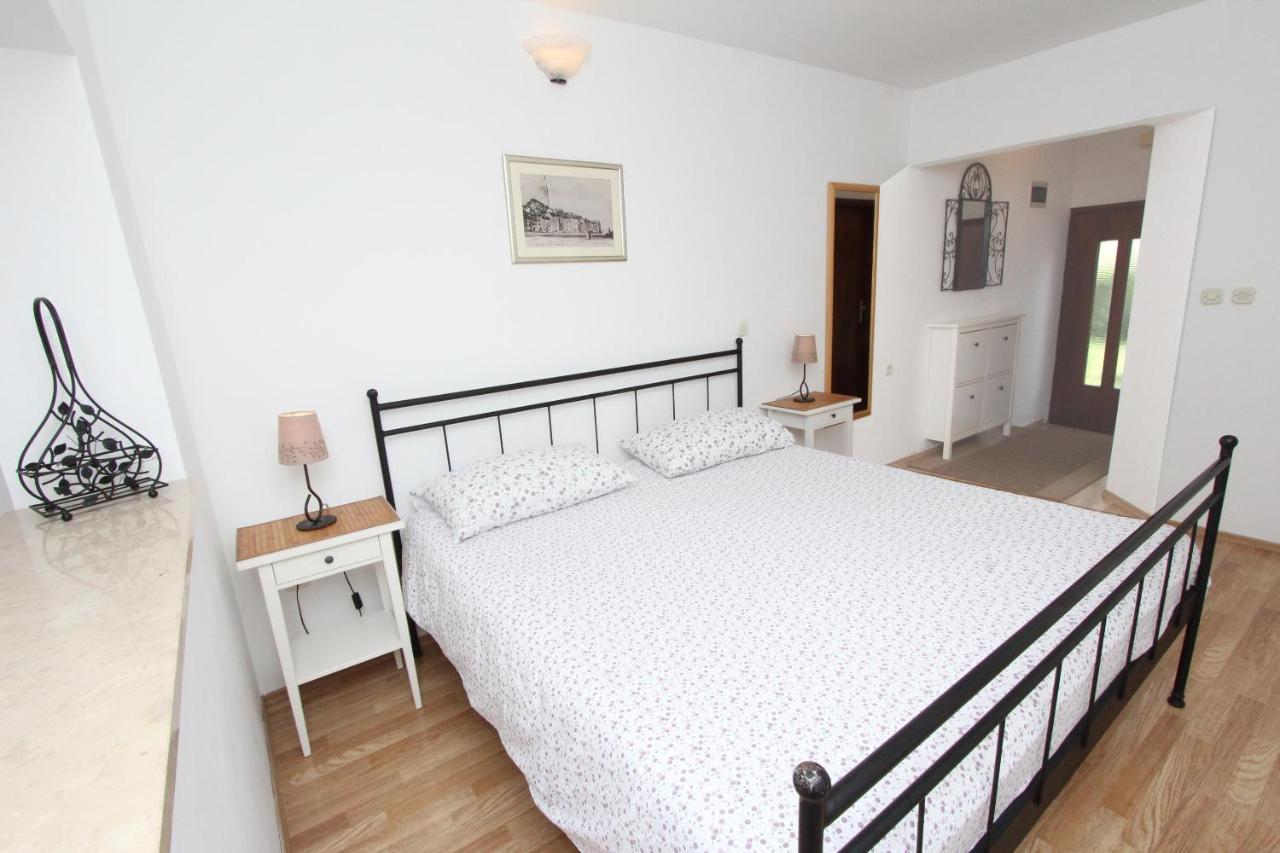 רוביני Apartments Mirela מראה חיצוני תמונה
