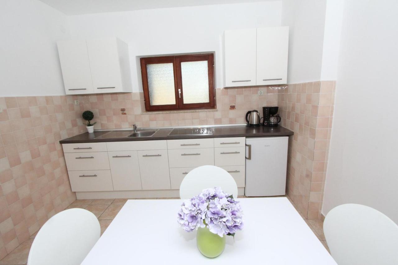 רוביני Apartments Mirela מראה חיצוני תמונה