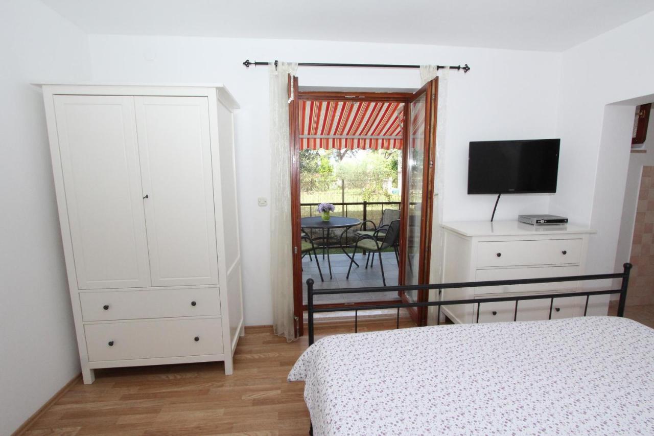 רוביני Apartments Mirela מראה חיצוני תמונה