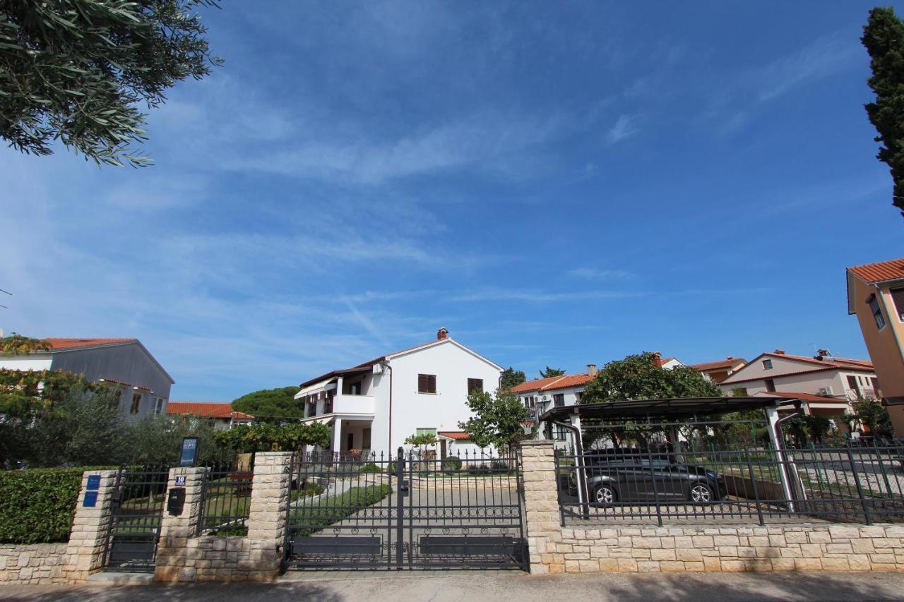 רוביני Apartments Mirela מראה חיצוני תמונה