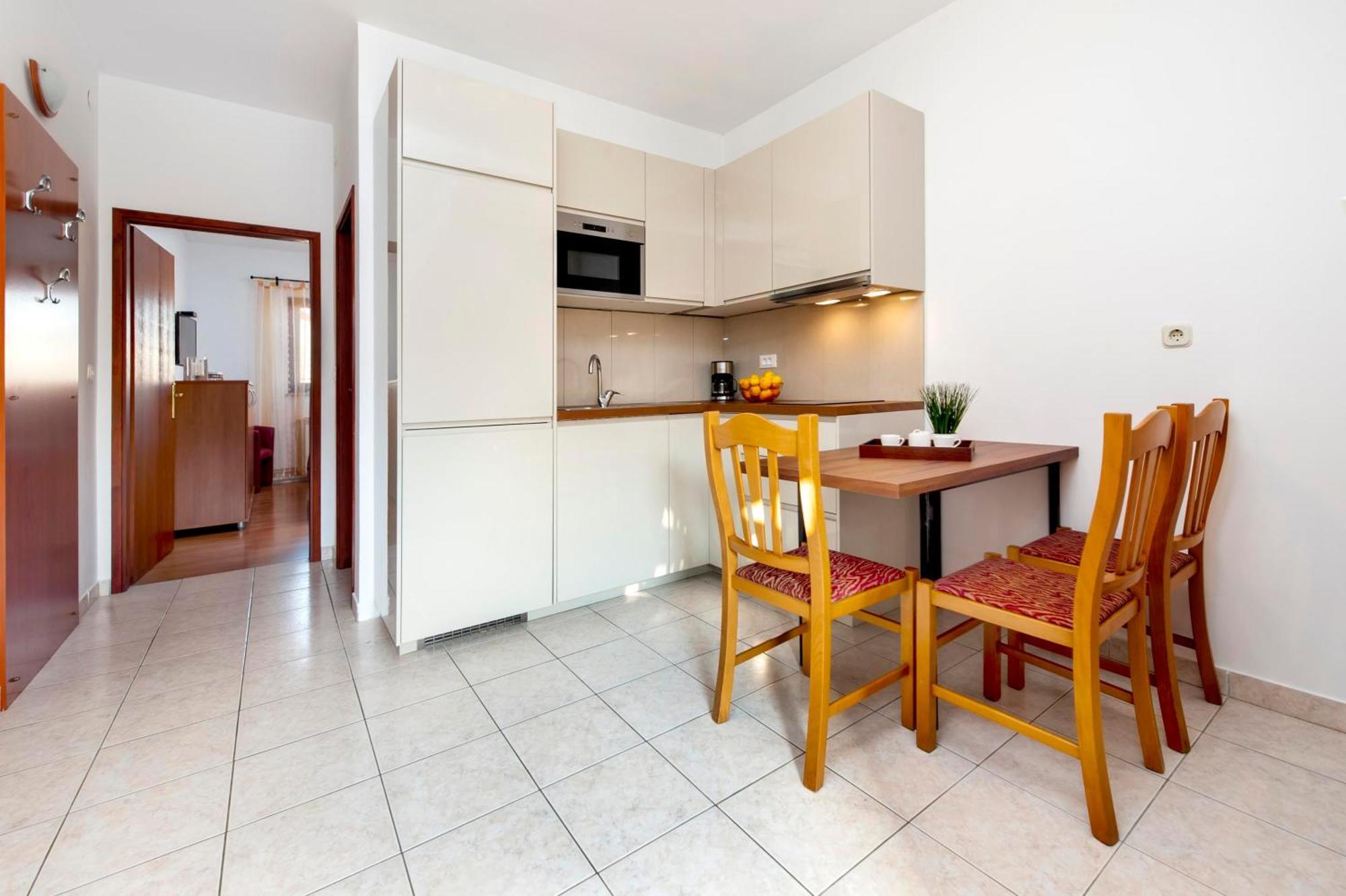 רוביני Apartments Mirela מראה חיצוני תמונה